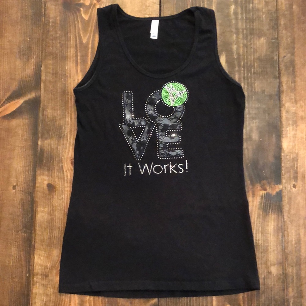 🌟Host Pick🌟Women’s Black It Works! Tank Top